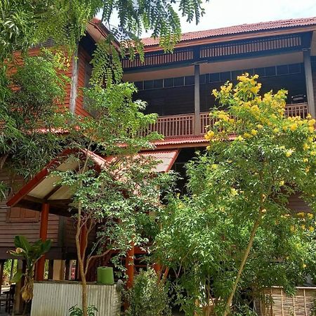 Baan Lotus Guest House Phra Nakhon Si Ayutthaya Exteriör bild