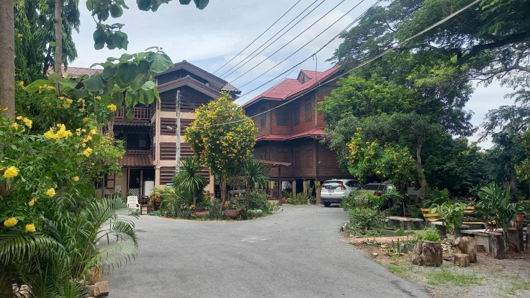 Baan Lotus Guest House Phra Nakhon Si Ayutthaya Exteriör bild